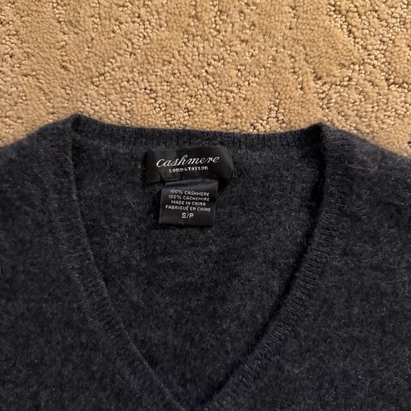 Womens Cashmere Dark Charcoal Grey V-Neck Sweater - Picture 2 of 5